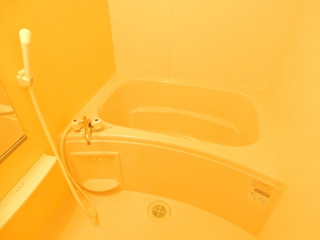 レオパレス別所新町LA1の浴室