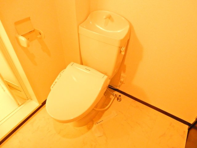 レオパレス別所新町LA1のトイレ