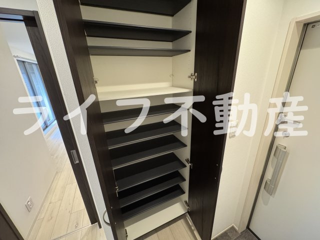 グランデロート久宝寺の収納|こまごまとしたものを収納できそうですね