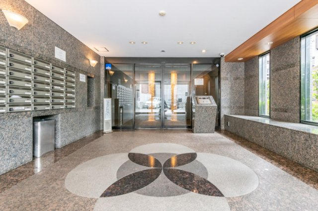 豊島区東池袋４丁目の賃貸マンションのエントランス