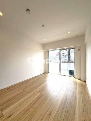 竹ノ塚ハイリビングの洋室|ドキドキの新生活も、安心してスタート。ぴったりの住まいを見つけませんか？クランディアが一緒に住まい選びをサポートします‼　まずは、お気軽にお問合せください　＃クランディア