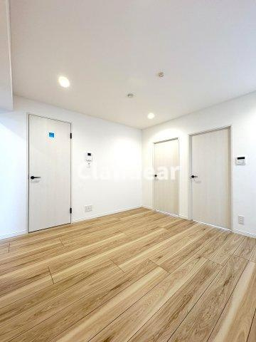 竹ノ塚ハイリビングの居間・リビング|ドキドキの新生活も、安心してスタート。ぴったりの住まいを見つけませんか？クランディアが一緒に住まい選びをサポートします‼　まずは、お気軽にお問合せください　＃クランディア