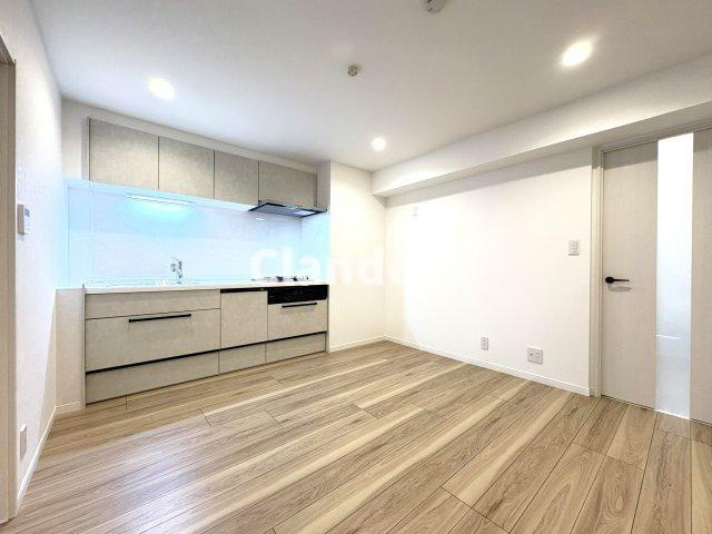 竹ノ塚ハイリビングの洋室|ドキドキの新生活も、安心してスタート。ぴったりの住まいを見つけませんか？クランディアが一緒に住まい選びをサポートします‼　まずは、お気軽にお問合せください　＃クランディア