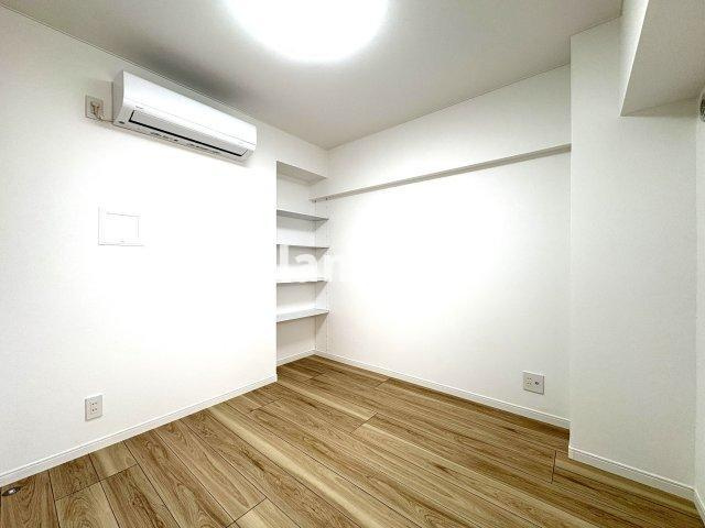 竹ノ塚ハイリビングの洋室|ドキドキの新生活も、安心してスタート。ぴったりの住まいを見つけませんか？クランディアが一緒に住まい選びをサポートします‼　まずは、お気軽にお問合せください　＃クランディア