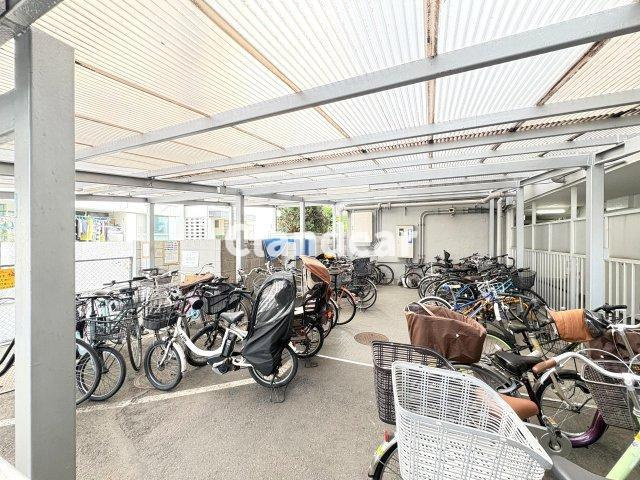 竹ノ塚ハイリビングの駐輪場|ドキドキの新生活も、安心してスタート。ぴったりの住まいを見つけませんか？クランディアが一緒に住まい選びをサポートします‼　まずは、お気軽にお問合せください　＃クランディア