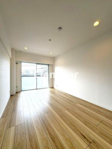 竹ノ塚ハイリビングの洋室|ドキドキの新生活も、安心してスタート。ぴったりの住まいを見つけませんか？クランディアが一緒に住まい選びをサポートします‼　まずは、お気軽にお問合せください　＃クランディア