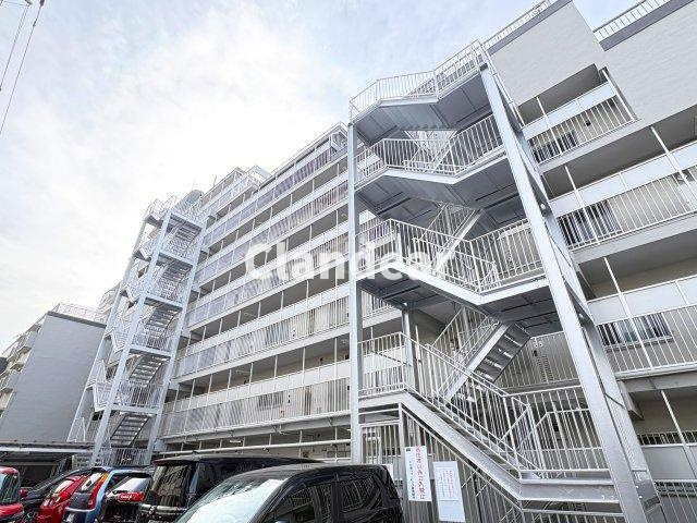 竹ノ塚ハイリビングの外観|ドキドキの新生活も、安心してスタート。ぴったりの住まいを見つけませんか？クランディアが一緒に住まい選びをサポートします‼　まずは、お気軽にお問合せください　＃クランディア