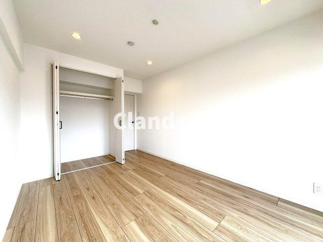 竹ノ塚ハイリビングの洋室|ドキドキの新生活も、安心してスタート。ぴったりの住まいを見つけませんか？クランディアが一緒に住まい選びをサポートします‼　まずは、お気軽にお問合せください　＃クランディア