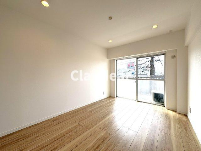 竹ノ塚ハイリビングの寝室|ドキドキの新生活も、安心してスタート。ぴったりの住まいを見つけませんか？クランディアが一緒に住まい選びをサポートします‼　まずは、お気軽にお問合せください　＃クランディア