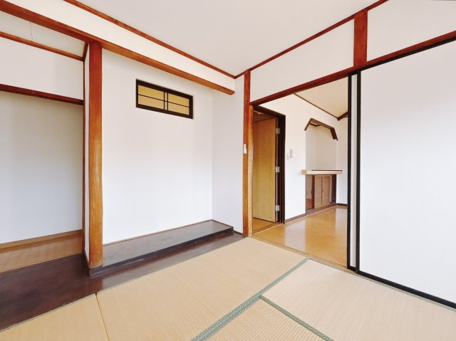 【中古戸建】桐生市相生町2丁目の和室|■和室｜和室でしか味わえない畳ならではの香りや素材で和のやすらぎを感じてください♪休日はお子様とお昼寝するのにも最適です！