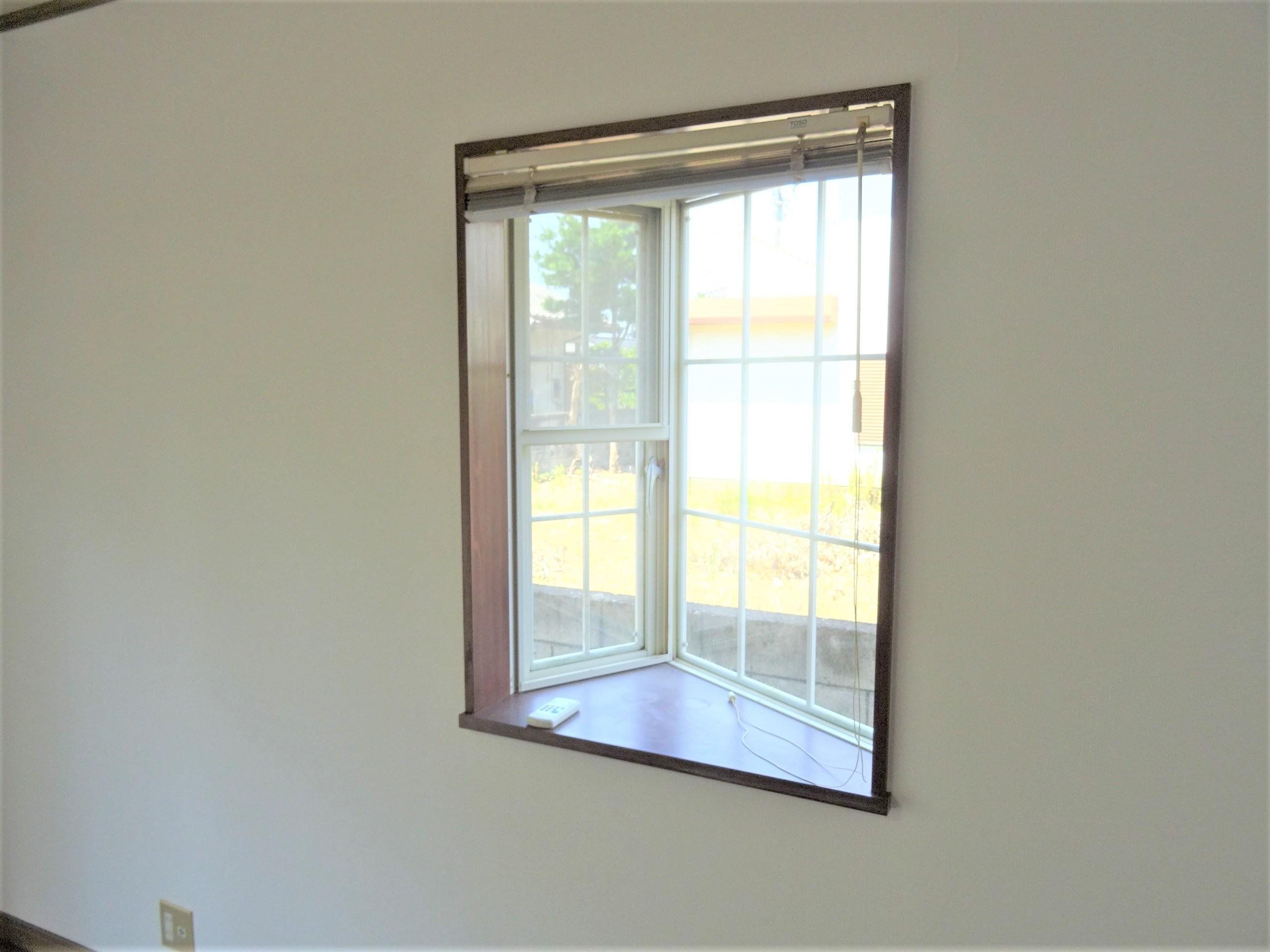 メゾン土合の設備|出窓付