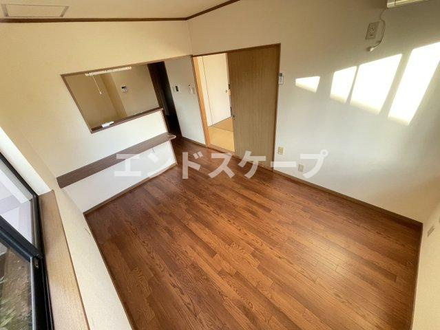 パークサイド　Ⅱの居間・リビング|高崎、前橋エリアのお部屋探しはエンドスケープまで！お客様の理想お聞かせ下さい♪