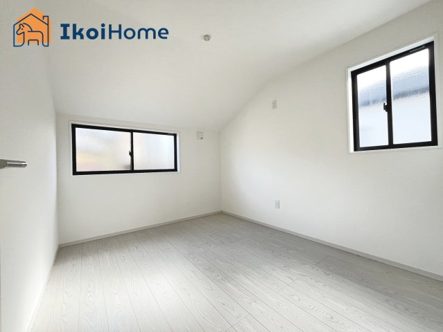 明石市日富美町1期　全7棟2号棟　新築戸建の寝室|◆同社施工例◆バルコニーに面した明るいお部屋です♪クローゼットも完備しております！