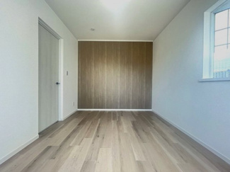 【洋室】 | 海老名市上今泉1丁目 中古戸建て | 2面採光・南面に窓：洋室6.0帖（2階）