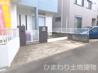 【駐車場】 | 海老名市上今泉1丁目 中古戸建て | 南側約4.0m位置指定道路（公道）に接道　駐車1台（車種によります）