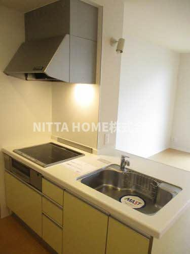 プルミエール豊野のキッチン|IH完備のカウンターキッチン◆