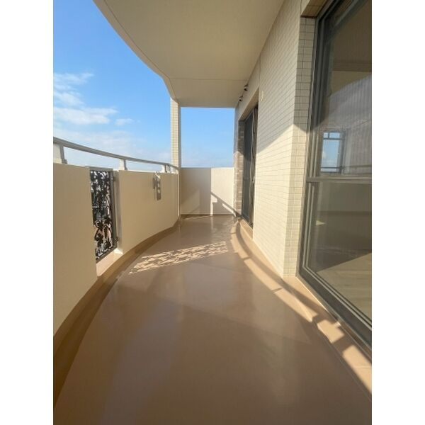 グランディアのバルコニー|陽当たり良好なバルコニーです♪