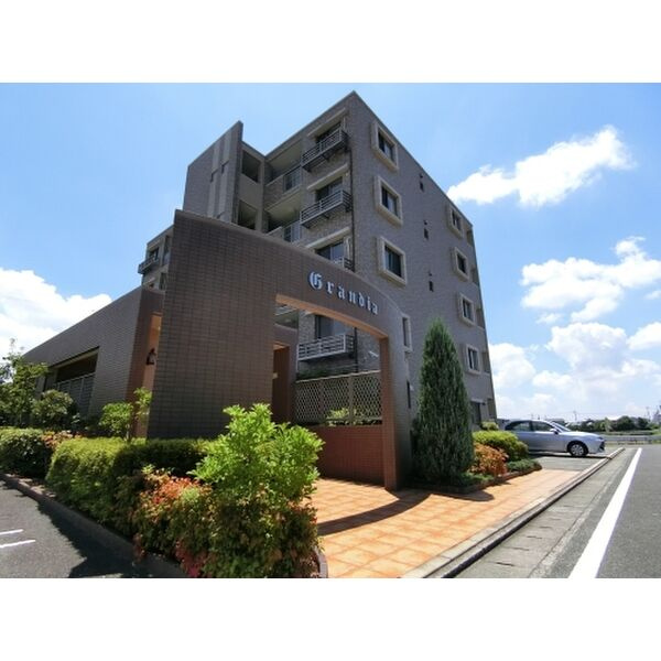 グランディアの外観|きれいな外観です★