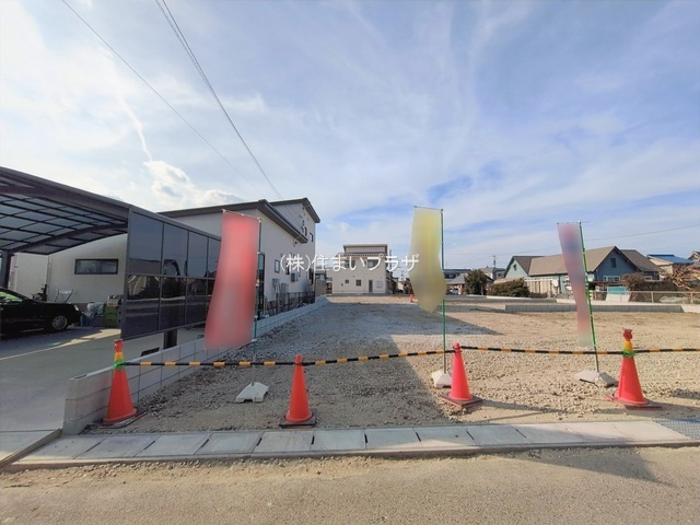 仲介手数料無料）小牧市久保一色南　３号棟の前面道路含む現地写真