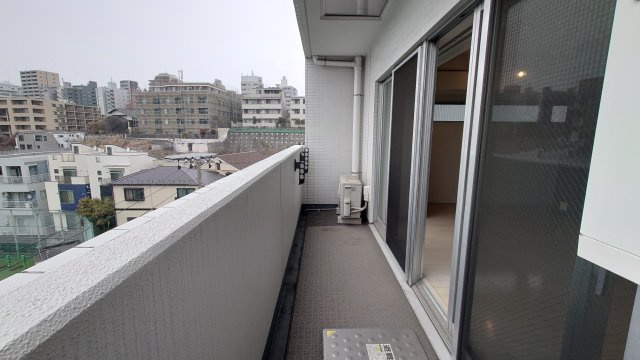【バルコニー】