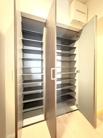 綾瀬ファイナンスの玄関|ドキドキの新生活も、安心してスタート。ぴったりの住まいを見つけませんか？クランディアが一緒に住まい選びをサポートします‼　まずは、お気軽にお問合せください　＃クランディア