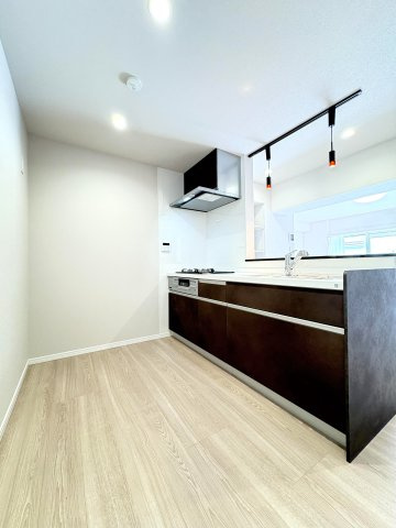 綾瀬ファイナンスのキッチン|ドキドキの新生活も、安心してスタート。ぴったりの住まいを見つけませんか？クランディアが一緒に住まい選びをサポートします‼　まずは、お気軽にお問合せください　＃クランディア