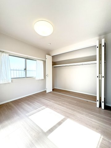 綾瀬ファイナンスの洋室|ドキドキの新生活も、安心してスタート。ぴったりの住まいを見つけませんか？クランディアが一緒に住まい選びをサポートします‼　まずは、お気軽にお問合せください　＃クランディア