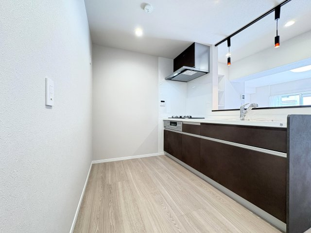 綾瀬ファイナンスのキッチン|ドキドキの新生活も、安心してスタート。ぴったりの住まいを見つけませんか？クランディアが一緒に住まい選びをサポートします‼　まずは、お気軽にお問合せください　＃クランディア