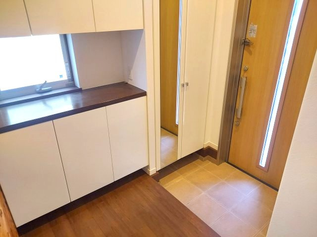 宝塚市山手台東5丁目一戸建の玄関