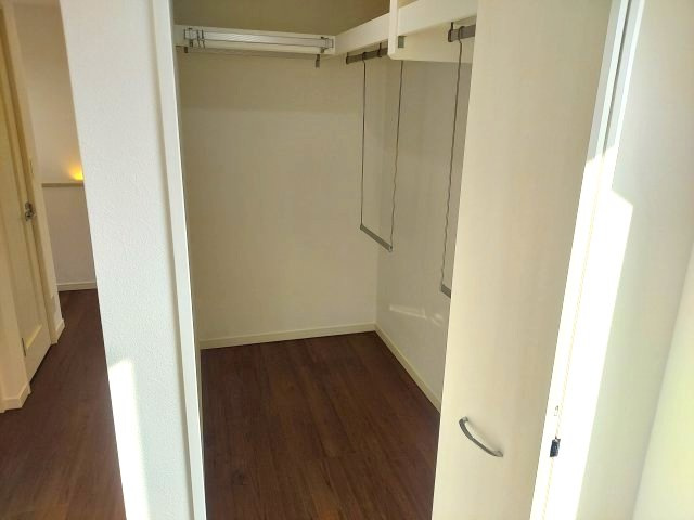 宝塚市山手台東5丁目一戸建の収納|2階洋室約7.5帖ウォークインクローゼット
