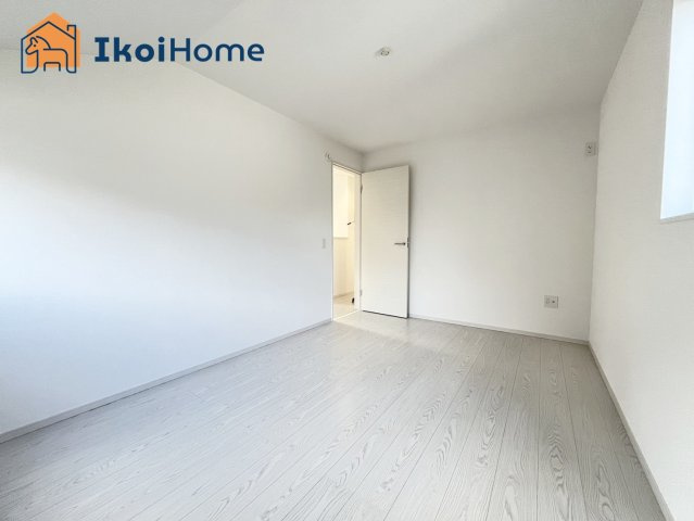 明石市日富美町1期　全7棟3号棟　新築戸建の子供部屋|◆同社施工例◆全居室ペアガラス標準装備。一般の窓ガラスの２倍の断熱効果がございます。