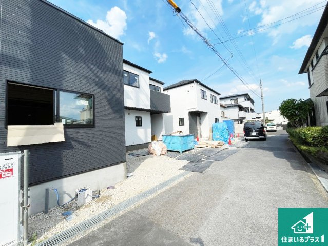 守山市吉身　第1期　新築一戸建ての前面道路含む現地写真|周辺は閑静な住宅街です。前面道路もしっかりと有りますので車の出し入れも安心ですよ！