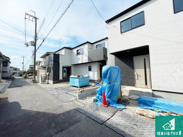 守山市吉身　第1期　新築一戸建ての前面道路含む現地写真|周辺は落ち着いた街並みの住宅地！子育てがしやすい住環境です！まだ未完成ですが、現地でしかわからない事もございます。是非一度ご覧ください。