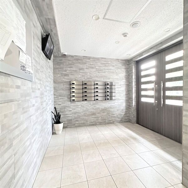 ゲートウェイ尾頭橋のエントランス