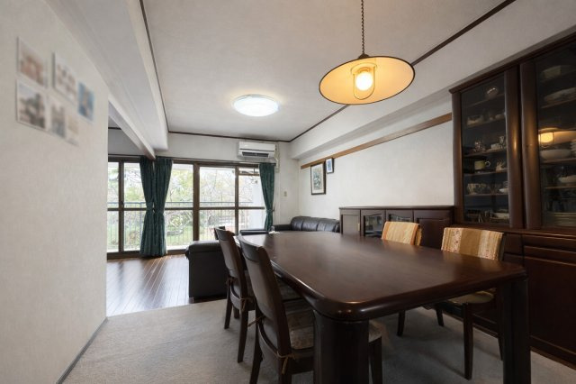 茶屋ケ坂公園ハイツB棟の居間・リビング|※室内写真は一部CG処理を施しております。