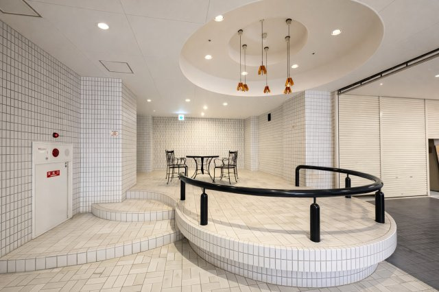 茶屋ケ坂公園ハイツB棟のロビー