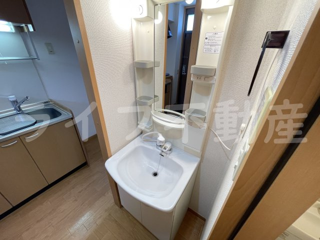 Grand Chariot Bの独立洗面台|独立洗面台あり、毎朝おしゃれに忙しい女性の方におすすめです