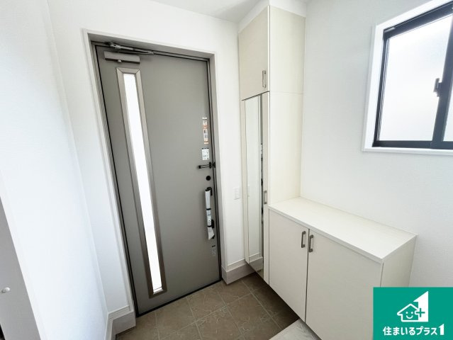 守山市吉身　第1期　新築一戸建ての玄関|シューズボックスにはたくさんの靴が収納できるので玄関周りはいつもスッキリ！ご家族が増えても安心！