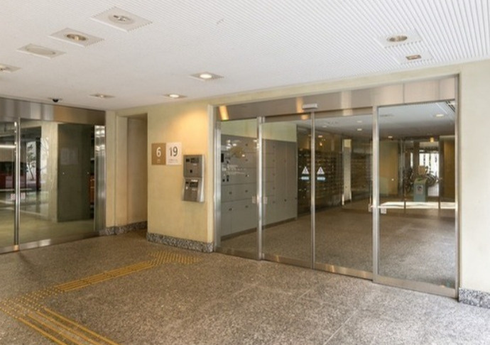 【エントランス】