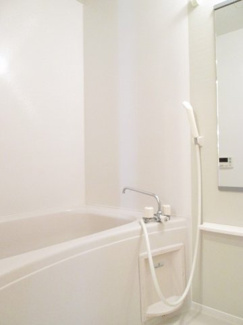 【浴室】 | ラ・フルールＢ | ゆったり過ごせるお風呂です