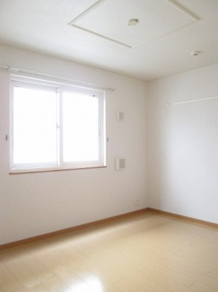 【内装】 | ラ・フルールＢ | 明るい色調の室内です