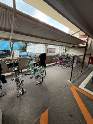 エクレール愛宕の駐輪場