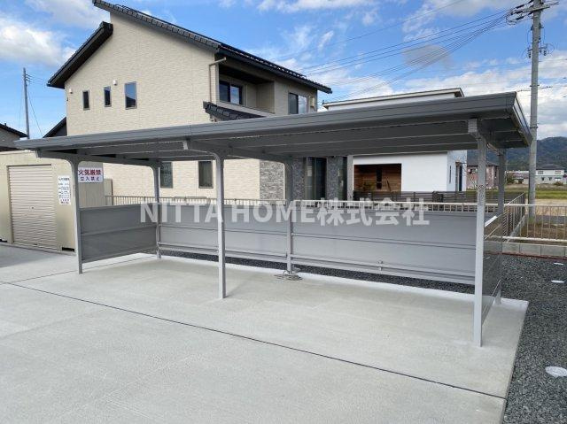 メゾンシュシュのその他|屋根付きの駐輪場も設けています！