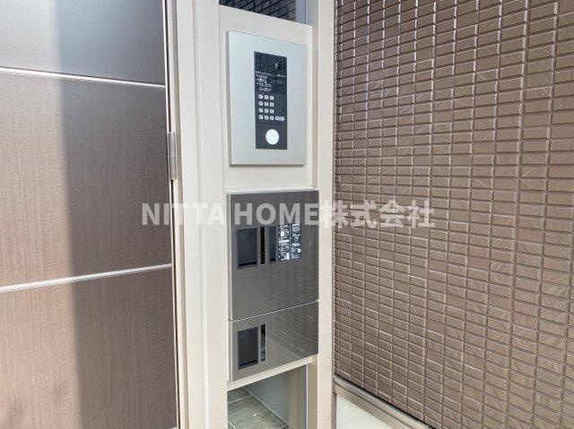 メゾンシュシュのエントランス|オートロック完備◎不在時に便利な宅配ＢＯＸ設置しています＊