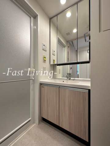 若葉ビューアパートメントの独立洗面台