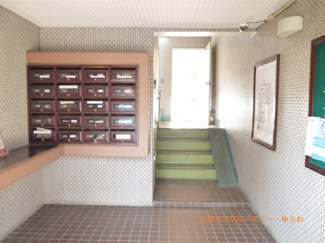 【その他共用部分】 | 清潔感と歓迎感があるエントランスホールとなります。