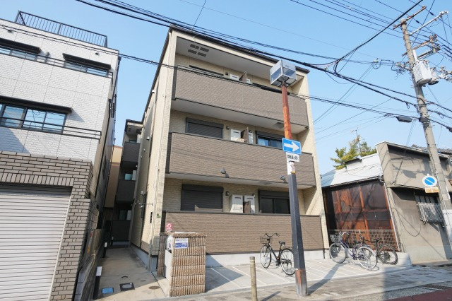 大阪市生野区林寺２丁目のハイツ