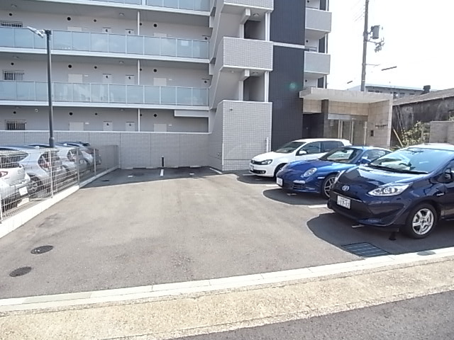 プレ・ラ・メール御影Ⅱの駐車場