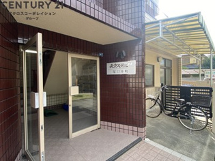 ネクステージ塚口本町のエントランス
