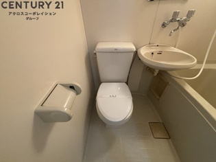 お風呂トイレ同室です